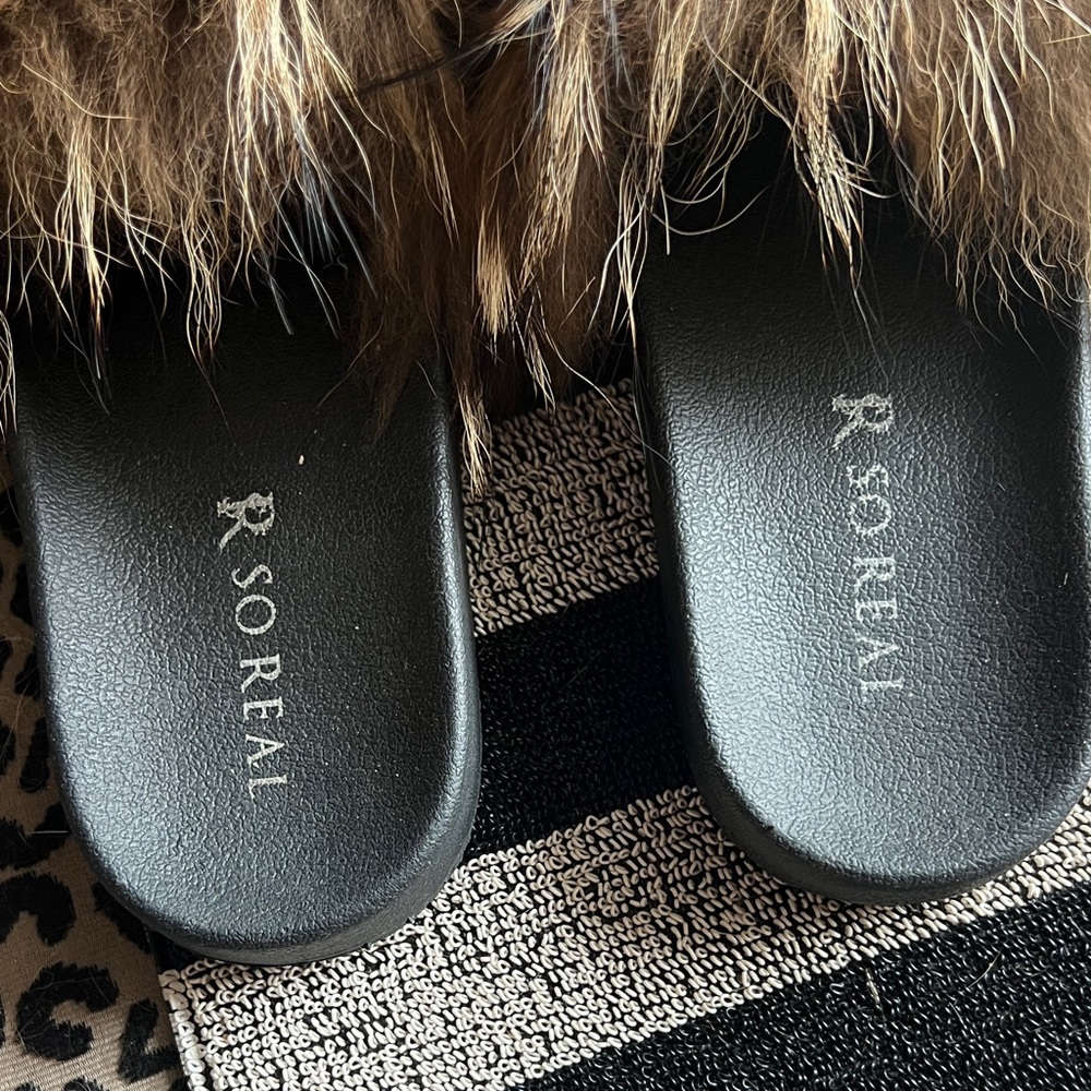 Luxurious Brown Fur Slides - Picture 2 of 4
